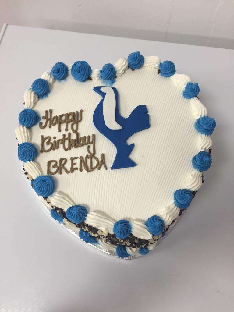 TOTTENHAM CAKE IN HEART