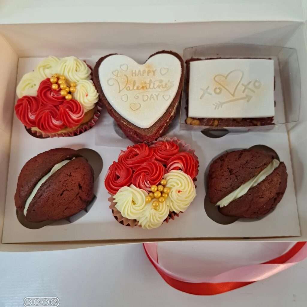 VALENTINES CAKE HAMPER