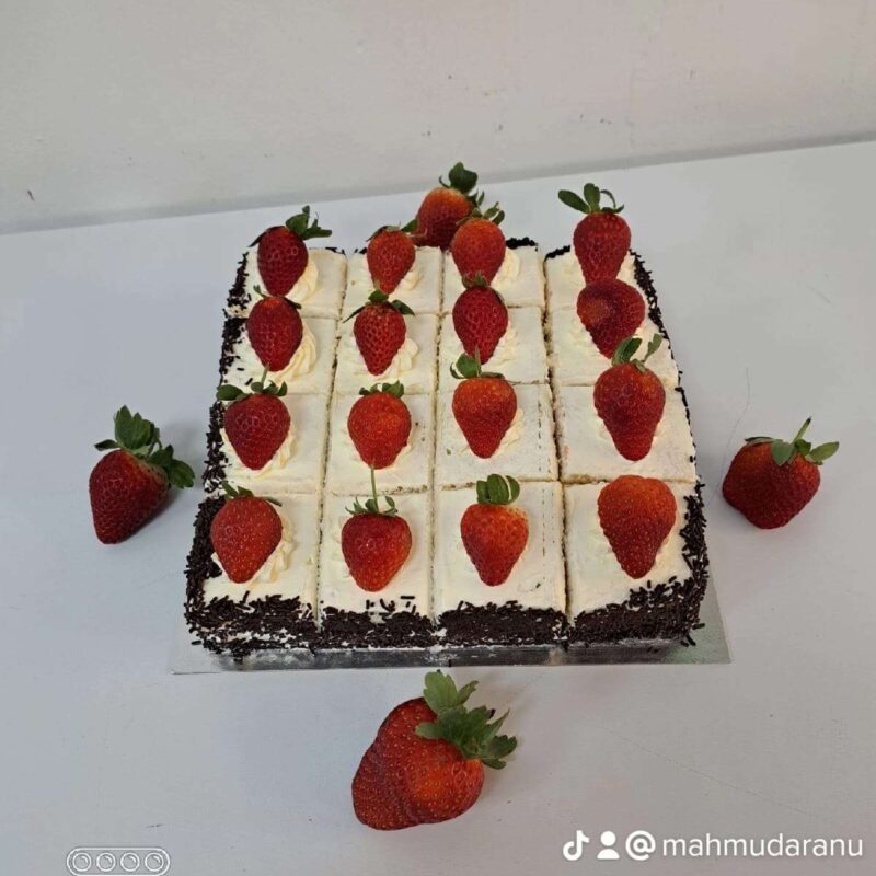 strawberry platter vanilla