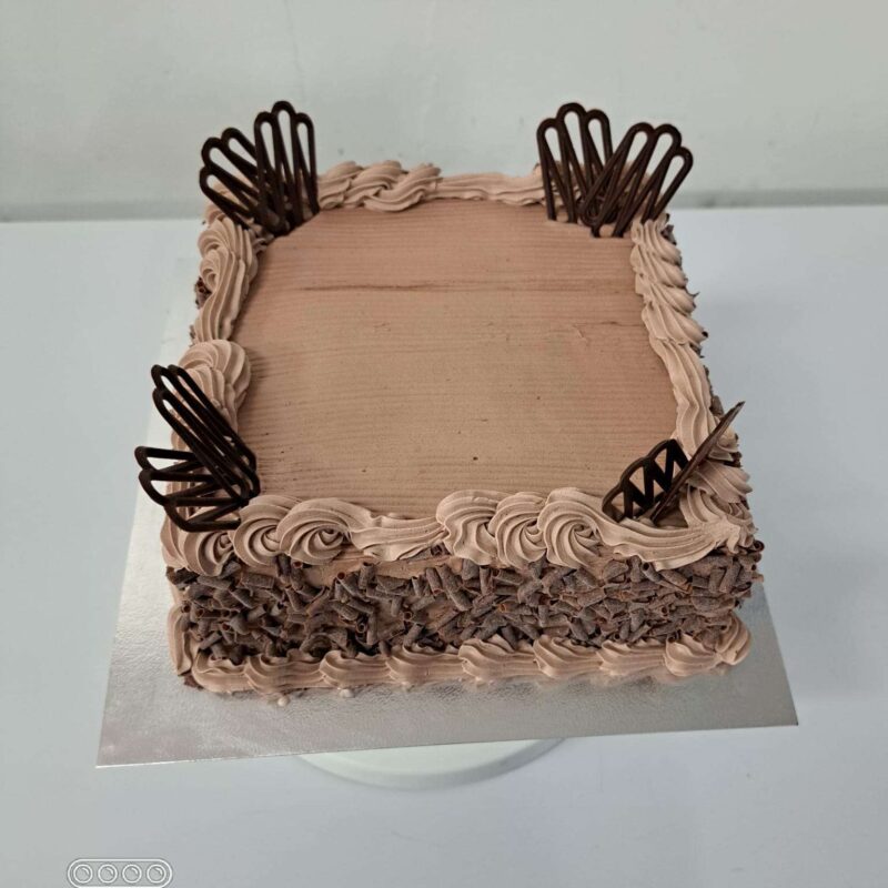 Chocolate Cake with leaves decoration