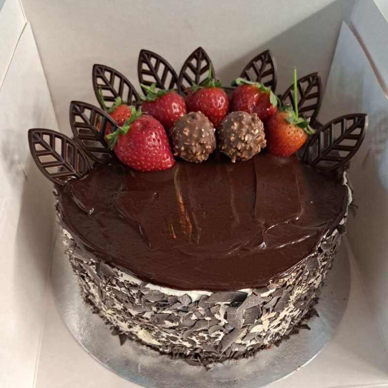 Chocolate melted cake with strawberry