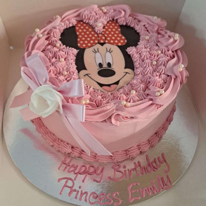 Minnie mouse cake