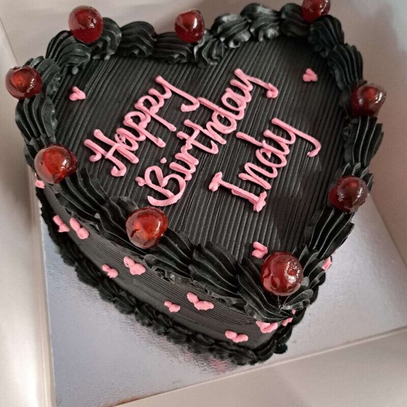 BLACK HEART CAKE
