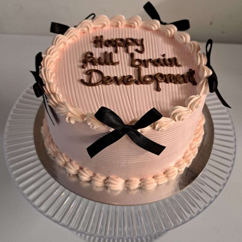 White n Black Bow cake