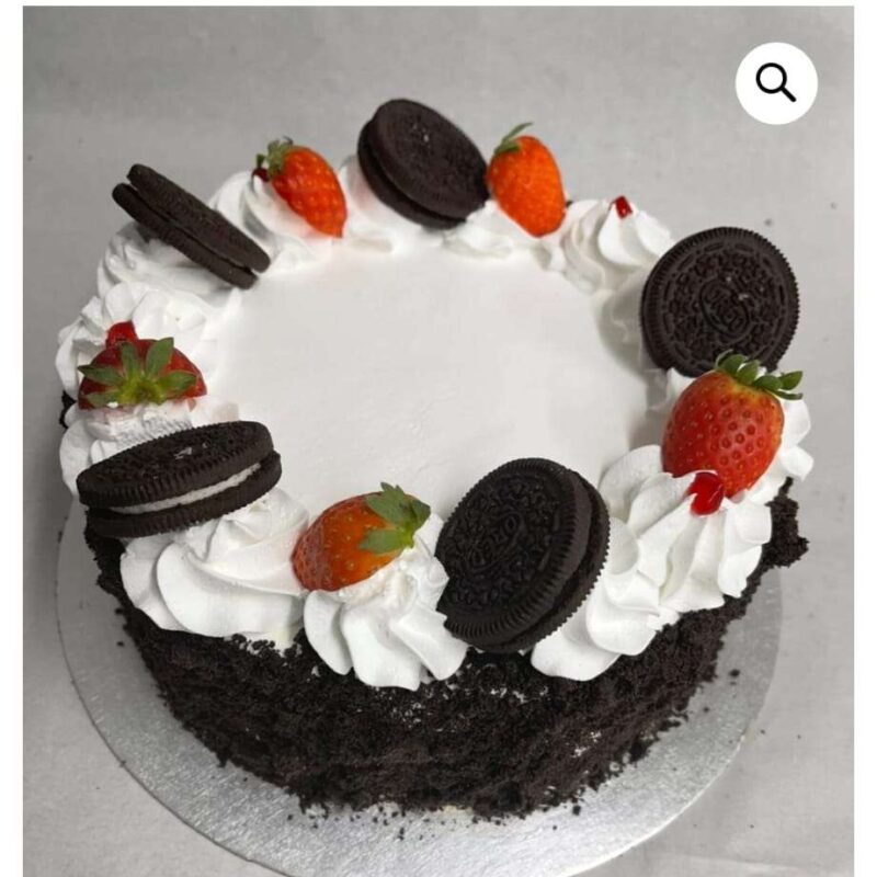 Oreo cake with strawberry