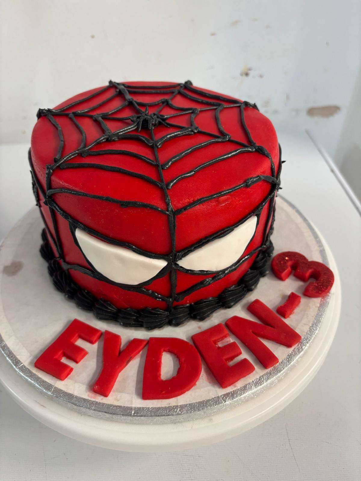 Spiderman Figure cake with fondant - Image 2