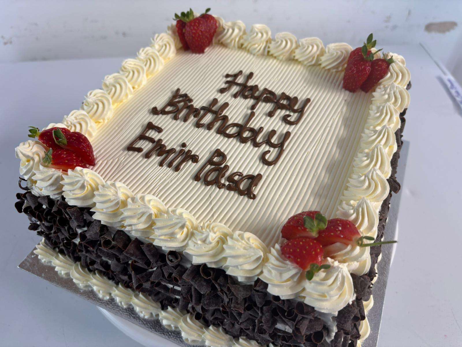 SQ12 Chocolate cake with strawberry corner - Image 2